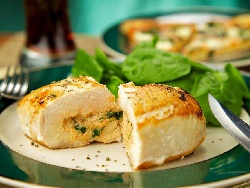Пълнени пилешки гърди (филе) с крема сирене, спанак, артишок и сирене Моцарела - снимка на рецептата